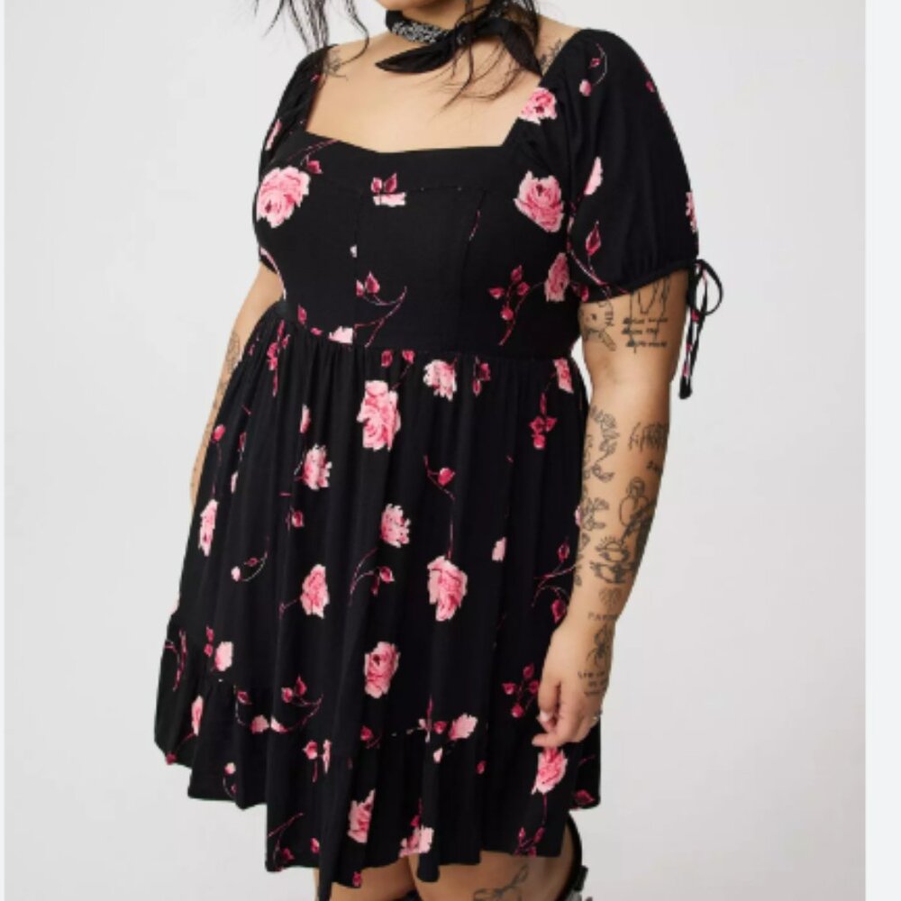 NWT Torrid Mini Tie Puff-Sleeve Dress with Ditsy Floral